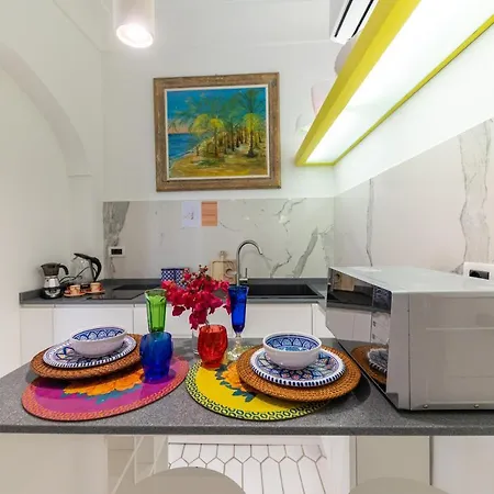 Suite Apartment con Jacuzzi in Piazzetta Capri Esterno foto