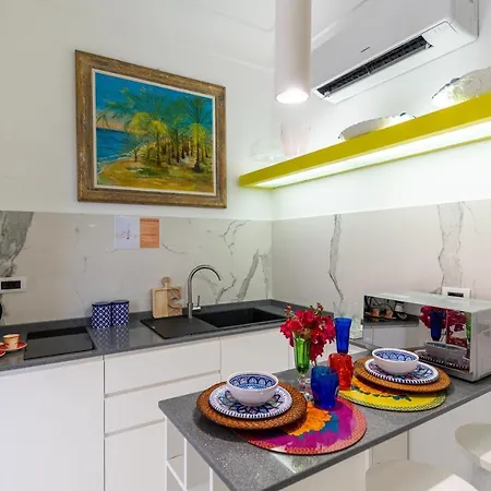 Suite Apartment con Jacuzzi in Piazzetta Capri Esterno foto