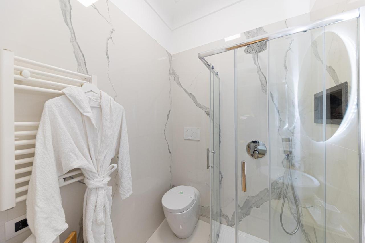Con Jacuzzi In Piazzetta Holiday home *